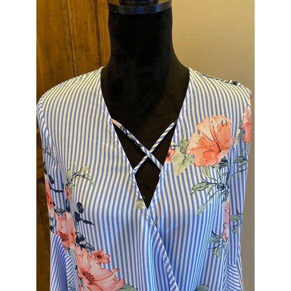 “C” Faux Wrap Bell Sleeve Size Medium Women's Blouse Gorgeous - Picture 2 of 6